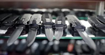 Federal court rules switchblades OK under Second Amendment