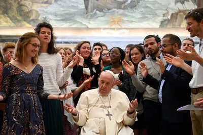 Pope Francis offers guidance to young Christians in politics