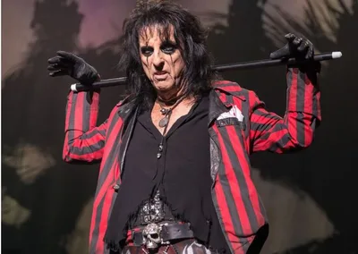 ‘I Saw Blood Coming Out of My Eyes’: Greg Laurie Recounts Alice Cooper’s Incredible Transformation From Drugs to Jesus