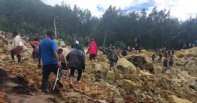 Hundreds feared dead after Papua New Guinea landslide