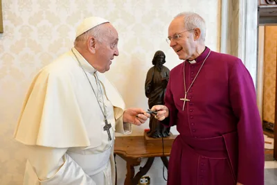 Archbishop of Canterbury Meets with Pope Francis at the Vatican