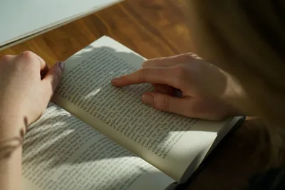 Reading for fun reaches record low in US amid decline test scores: report