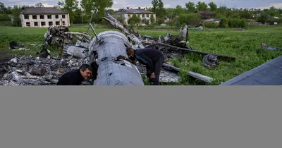 Ukraine evacuates fighters from Mariupol steel plant