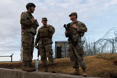 Texas 'prepared' for Clash with Feds over Border, Gov. Abbott Says; 10 States Sending National Guard Troops