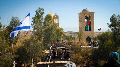 Israeli, Palestinian Christians Brave Pandemic Restrictions, Gather at Jesus’ Baptismal Site