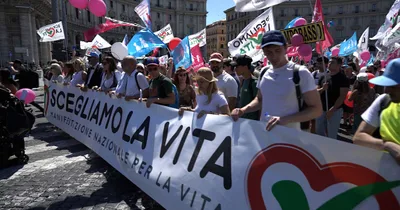 Life is beautiful: Thousands join annual pro-life march in Rome