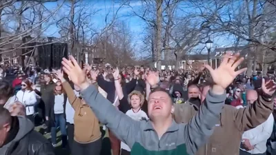 20,000 Join Asbury Revival in Weekend Explosion, but Outpouring Will Now Be Moved Off Campus