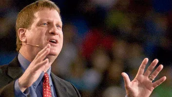 Lee Strobel Weighs in on How Atheist Activist Can Turn Christian