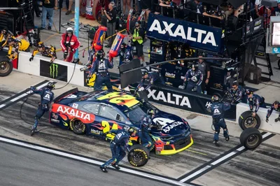 3 business workplace ideas from NASCAR pit crew