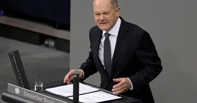German chancellor loses no-confidence vote in parliament