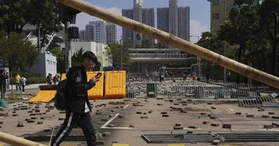Hong Kong protests extend to campuses