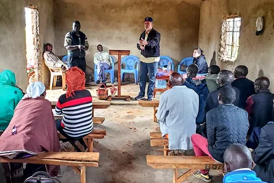 Around the World: Post-Pandemic Visitors and Hugs, Seaside Refugees, Burning Idols and More Quick Takes - The Christian Chronicle