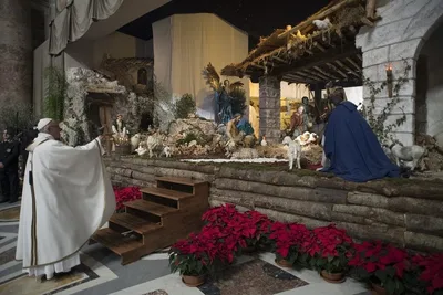 In the New Year, receive Mary's love and help, Francis says