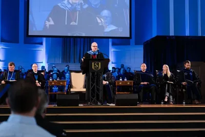 Akin calls graduates to live and die for Christ | Baptist Press