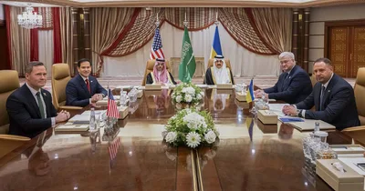 U.S., Ukraine Begin Peace Talks While Drones Strike Moscow