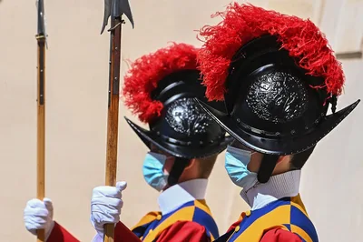 3 Swiss Guards leave Vatican after refusing to get COVID-19 vaccine