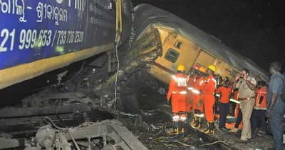 Dozens dead or injured after train crash in India