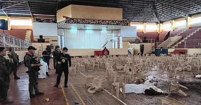 Terrorists bomb Catholic mass in Philippines