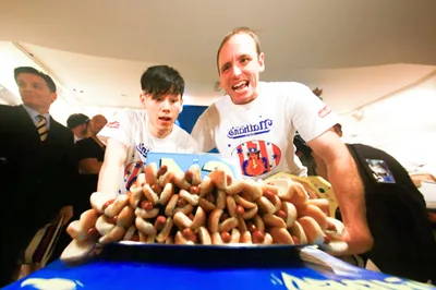 Hot Dog Eating Champion Joey Chestnut Was Banned by Nathan's, But Now Will Compete Against Takeru Kobayashi on Netflix - RELEVANT