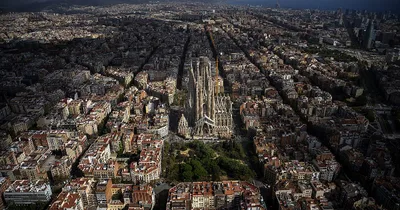 Central Tower of Massive Spanish Church Nears Completion