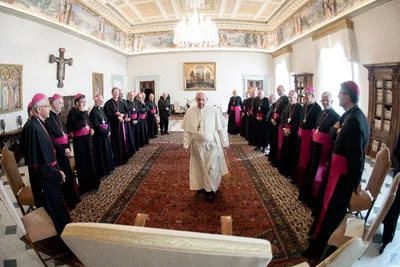 Pope Francis urges French Catholic bishops to console victims in wake of abuse report
