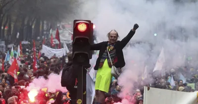Paris protests leave city at standstill