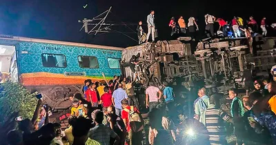India train derails, kills at least 50