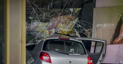 Driver hits school group in Berlin