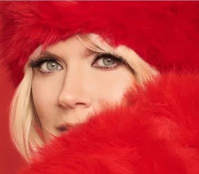 Natalie Grant Releases First Christmas Album in 2 Decades, Discusses Changing CCM Landscape