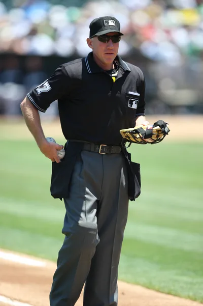 World Series umpire Lance Barksdale's pivotal moment | Baptist Press