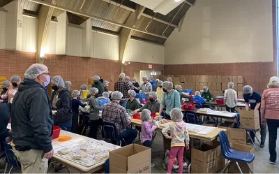 Minnesota churches pack thousands of meals for Ukrainians impacted by Russian invasion