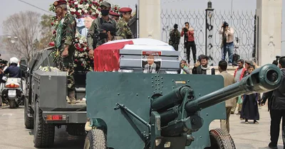 Houthi rebels raid UN offices, take 11 personnel