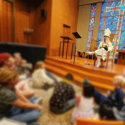 Historic Presbyterian Church in San Franciso Hosts All-Ages 'Drag Queen Bible Story Hour'