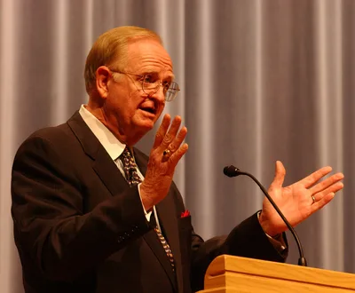 Keep looking up and you'll make it, seminary head says | Baptist Press