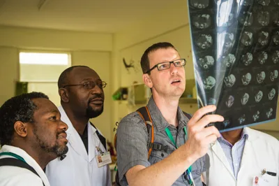 Extravagant Love, Extraordinary People: God’s Surgeons Saving Lives in Africa