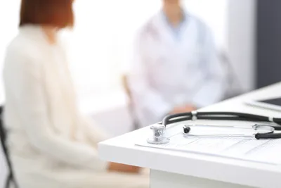 1,700 doctors and nurses rally against assisted suicide