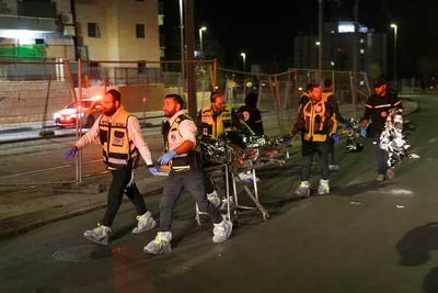 Palestinian Gunman Kills 7 Near Jerusalem Synagogue