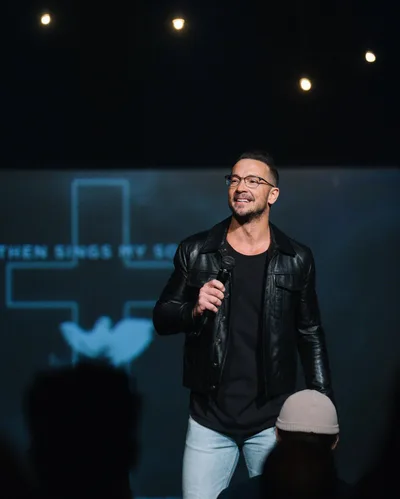 Laura Lentz Says Husband Carl Lentz Has ‘humbled’ Himself and Taken Responsibility after Scandal
