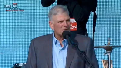 Franklin Graham Launches 'God Loves You' Tour Along Iconic Route 66 to Preach Message of Hope to Americans