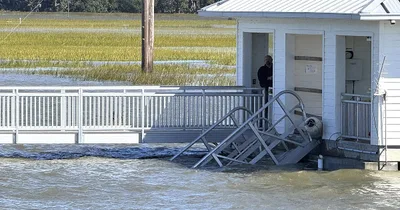 Seven dead after coastal Georgia gangway collapses