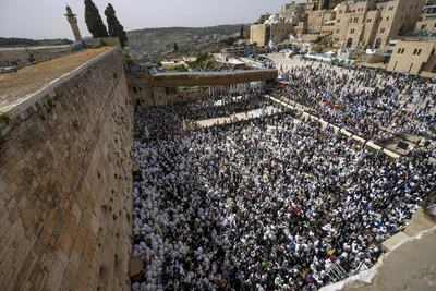 Thousands Gather for Traditional Priestly Blessing at Western Wall