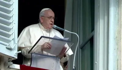 Pope Francis Remains in Hospital