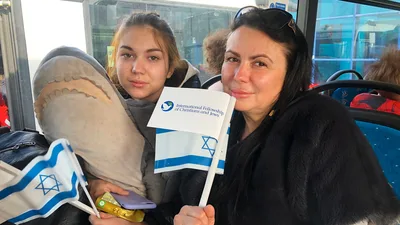 Ukrainian Holocaust Survivors, Other Jewish Refugees Prepare for New life in Israel