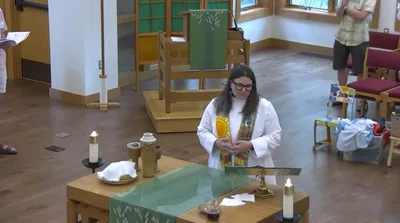 Female Lutheran pastor leads church in 'sparkle creed' prayer to 'nonbinary' God, says Christ Jesus had '2 dads'