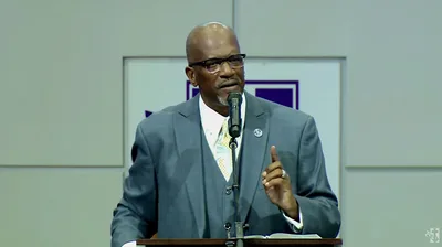 Megachurch Pastor Urges Christians to Avoid a ‘Judas-type syndrome’
