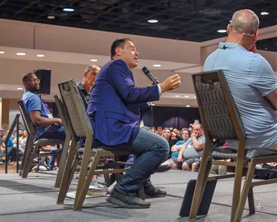 9Marks at 9 panelists discuss the office of the pastor during after-hours gatherings | Baptist Press