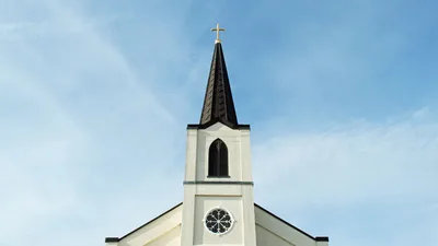 Christians Become Minority in UK, Calls Grow to Cancel Church of England