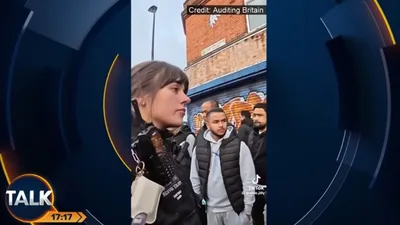Christians Praise Police Officer for Defending Street Preacher's Rights amid Crowd of Muslim Men