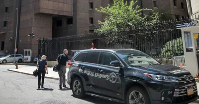 Jeffrey Epstein commits suicide in jail