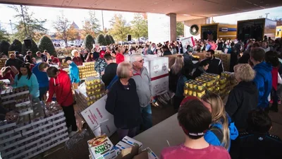 Former SBC president Ronnie Floyd’s Cross Church gives away 2,250 Thanksgiving meals to families in need